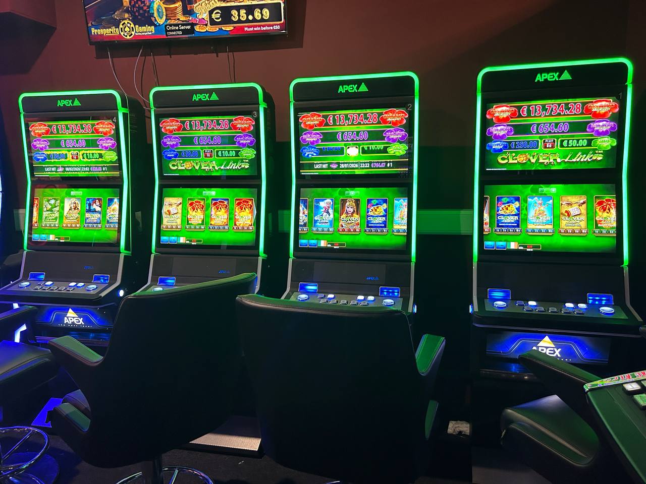 Progressive jackpot machines